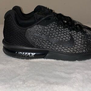 Nike Air Max Sequent 2